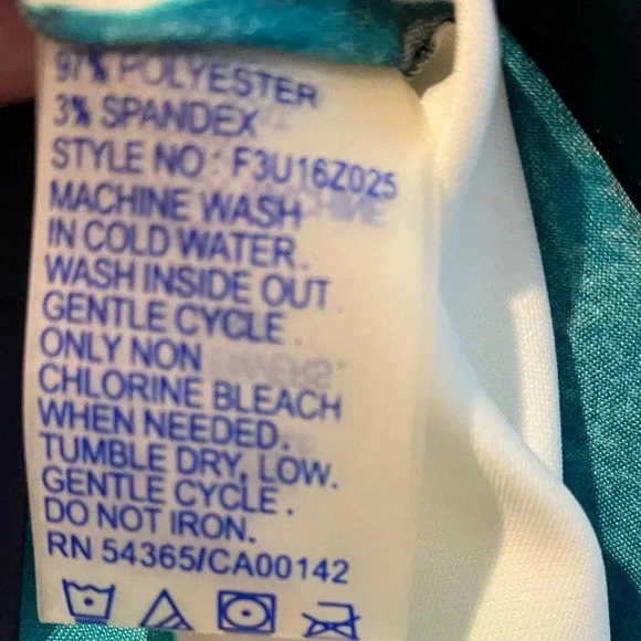 Peter Nygard Women’s Beautiful Colorful Flowing Silky Blouse Women’s Size XL EUC - Picture 8 of 11